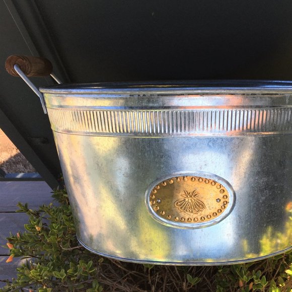 BUMBLE BEE * METAL PARTY ICE BUCKET Other - Metal * BUMBLE BEE Party Ice Bucket